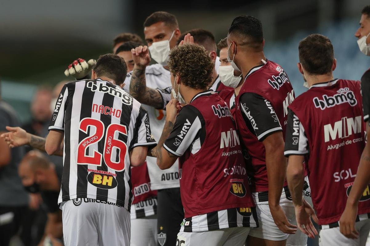 Cuiab e Atltico se enfrentaram pela nona rodada da Srie A do Campeonato Brasileiro