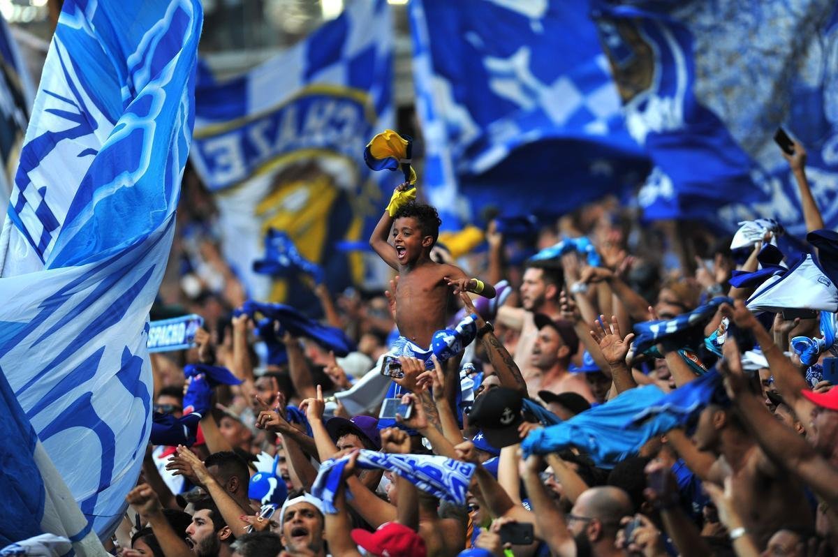 No segundo tempo, o Cruzeiro ampliou com gol de Thiago Neves: 2 a 0