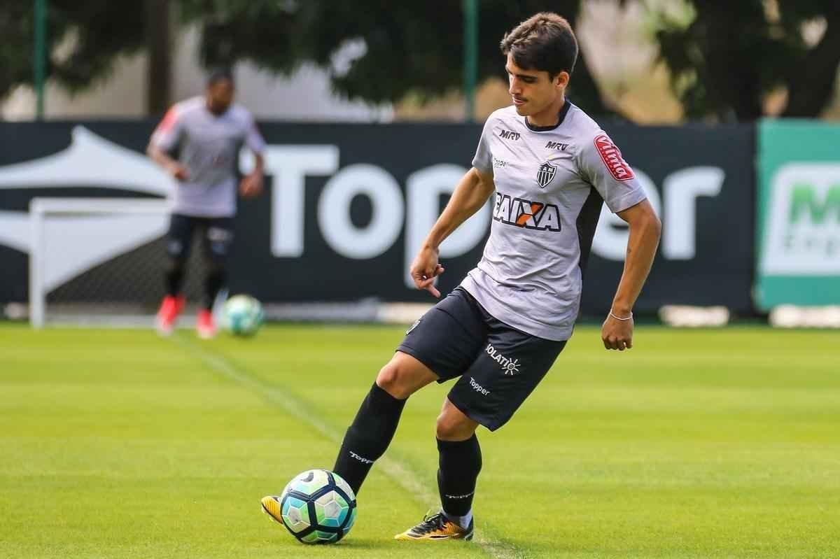 No treinamento desta sexta-feira, Rogrio Micale comandou uma atividade em campo reduzido de ataque contra defesa
