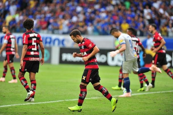 Cruzeiro x Flamengo: fotos do jogo vlido pela 37 rodada do Brasileiro, neste domingo (25/11), no Mineiro (Ramon Lisboa/EM D.A Press)