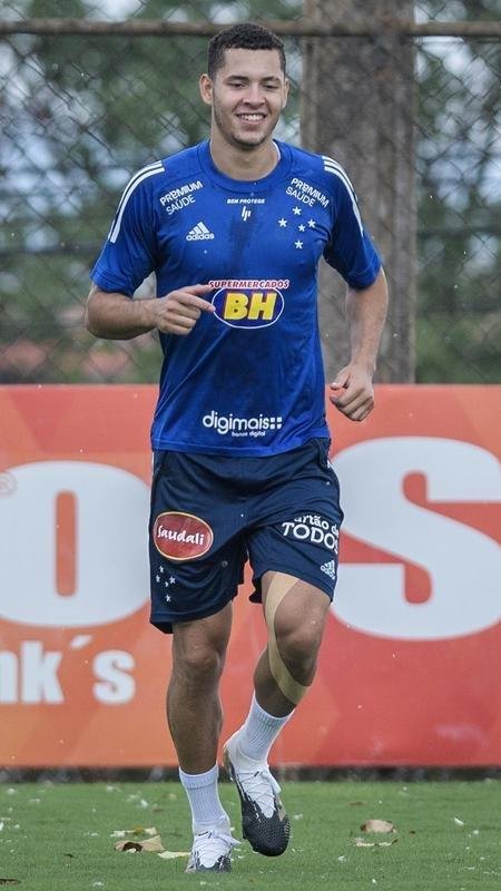 Fotos do primeiro treino de Rafael Sobis na volta ao Cruzeiro, nesta segunda