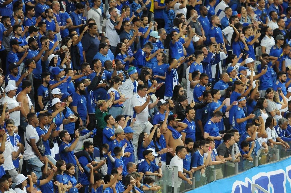 Torcida do Cruzeiro deu show mais uma vez e lotou o Mineiro na partida contra o CRB pela 11 rodada da Srie B