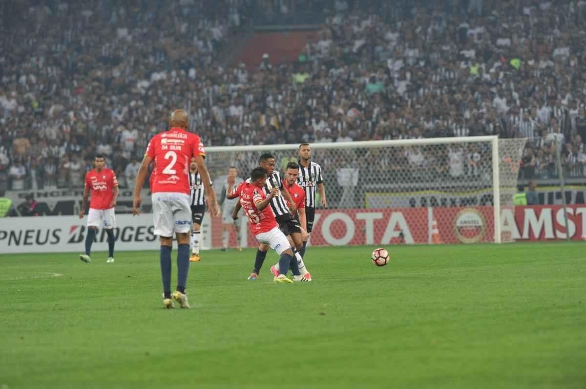 Atltico e Jorge Wilstermann se enfrentaram, no Mineiro, pelas oitavas de final da Libertadores