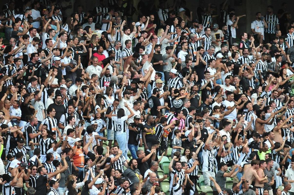 As torcidas de Amrica e Atltico no Independncia, durante o clssico pela 24 rodada do Campeonato Brasileiro