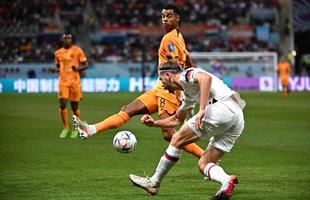 Lances do jogo entre Holanda e Estados Unidos pelas oitavas de final da Copa do Mundo.