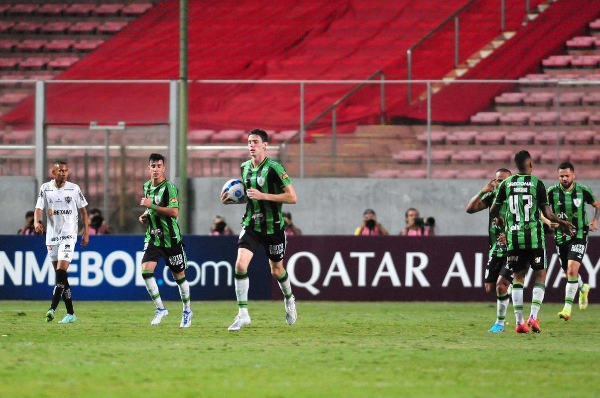 Conti marcou para o Amrica no clssico contra o Atltico