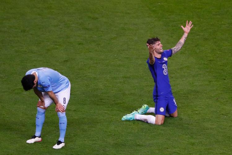 Imagens da grande decisão entre Manchester City e Chelsea no Estádio do Dragão