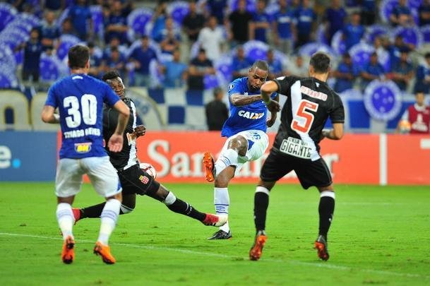 Fotos do primeiro tempo de Cruzeiro x Vasco, no Mineiro, pelo Grupo 5 da Libertadores