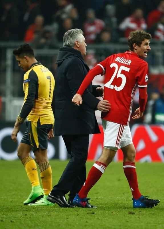 Thiago Alcntara (2), Robben, Lewandowski e Muller marcaram os gols alemes; Snchez descontou para o Arsenal