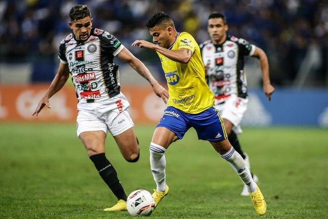 As melhores fotos do jogo entre Cruzeiro e Operrio-PR, no Mineiro, em Belo Horizonte, pela 29 rodada da Srie B do Brasileiro