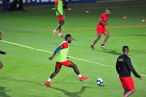 Jogadores do Equador participaram de segundo trabalho no Sesc Venda Nova, na Regio Norte de Belo Horizonte