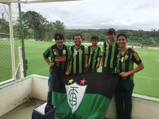 Igor Frana Garcia rodou 1.600km, de Cuiab a BH, com os trs filhos e um amigo para dar fora ao Amrica em deciso