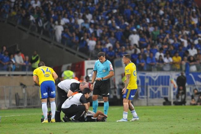 As melhores fotos do jogo entre Cruzeiro e Operrio-PR, no Mineiro, em Belo Horizonte, pela 29 rodada da Srie B do Brasileiro