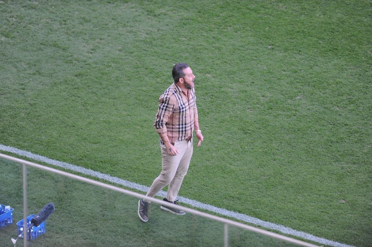 Fotos do jogo entre Amrica e CSA-AL, no Independncia, em Belo Horizonte, pela Srie B do Campeonato Brasileiro