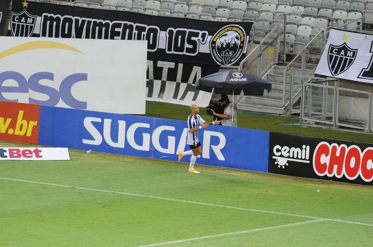 Tardelli fechou a vitria do Atltico sobre o Uberlndia por 4 a 0