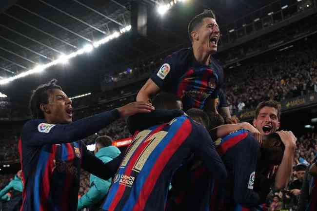 Barcelona se aproxima do título do Campeonato Espanhol com a vitória sobre o Real Madrid