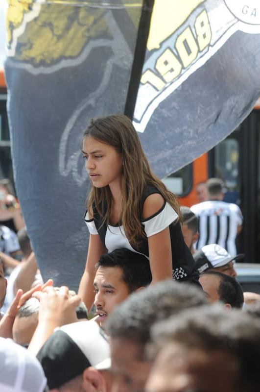 Imagens da chegada de Diego Tardelli