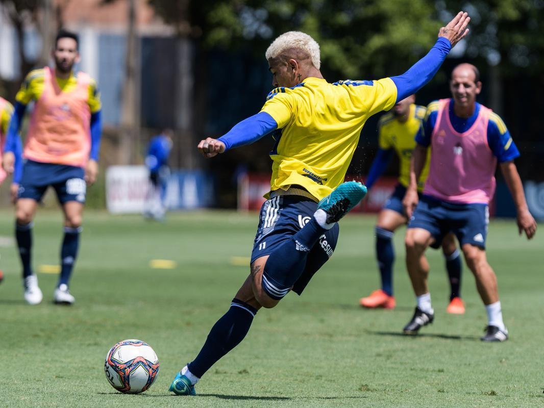Treino acometeu em clima de descontrao no fechamento da preparao para o jogo deste domingo  