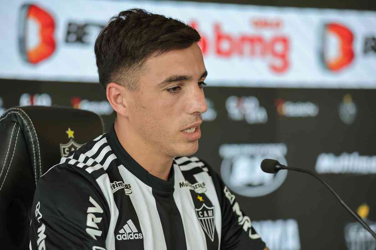 Saravia foi apresentado oficialmente pelo Atltico nesta sexta-feira (17/2), na Cidade do Galo. Lateral-direito argentino tem 29 anos.