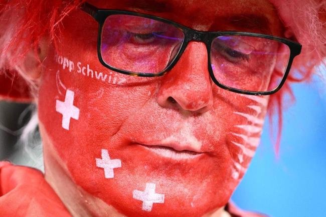 Torcedores de Portugal e Sua no Estdio Icnico de Lusail, pelas oitavas de final da Copa do Mundo 