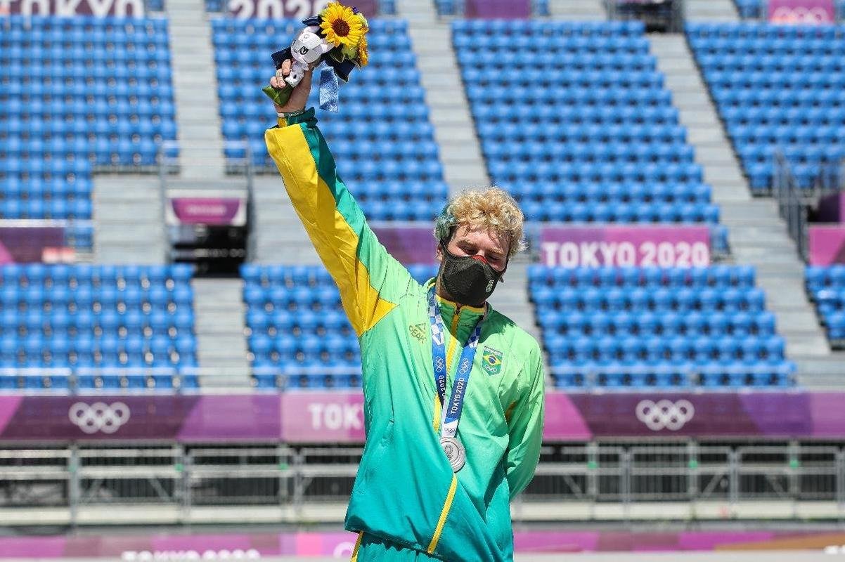Pedro Barros conquistou a medalha de prata no skate park e vibrou muito com pdio indito na modalidade que estreou nos Jogos de Tquio