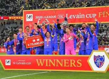 Brasileiros foram decisivos na vitória do Tokyo sobre Kashiwa Reysol de Nelsinho Baptista na final da Copa Levain