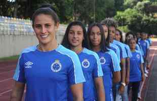 Cruzeiro apresentou jogadoras de seu time feminino na tarde desta quarta-feira (21/02)