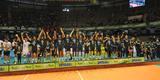 Imagens da premiao, da festa do time e da torcida cruzeirense no Mineirinho com o tri da Superliga