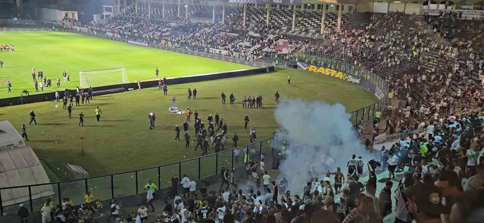 Vasco é punido e jogo contra Cruzeiro, em São Januário, será sem torcida