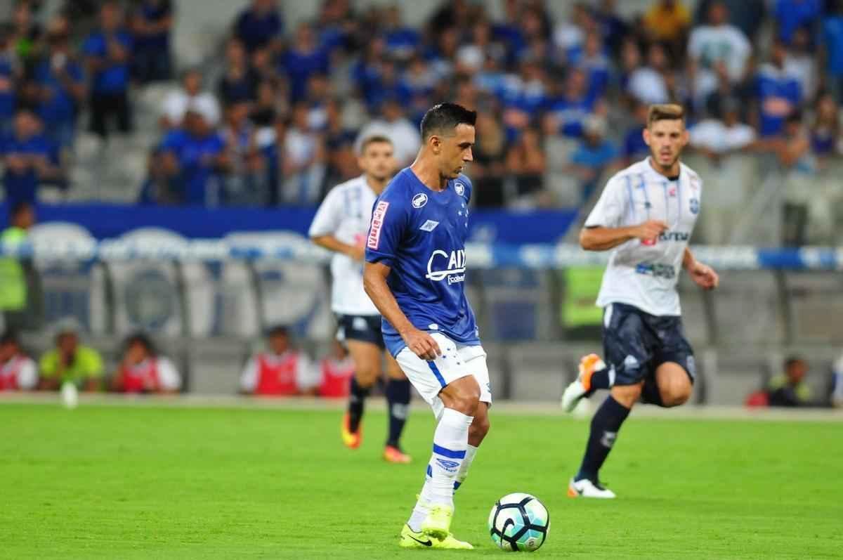 Imagens do jogo entre Cruzeiro e So Francisco-PA, pela Copa do Brasil, no Mineiro