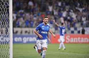 Arrascaeta recebeu cruzamento de Edilson, bateu de primeira e fez o quarto do Cruzeiro: 4 a 0