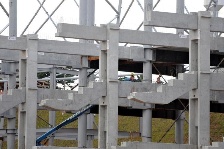 Arena MRV completa um ano de obras neste 20 de abril de 2021. Veja como est o andamento da construo do estdio do Atltico, que tem previso de ficar pronto em outubro de 2022. Sero 46 mil lugares, 2.333 vagas de estacionamento, 40 bares e 80 camarotes. O empreendimento fica no bairro Califrnia, em Belo Horizonte. (Fotos de Gladyston Rodrigues/EM/D. A Press)