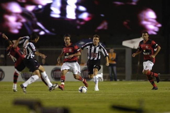 2008 - nove vitrias, oito empates e duas derrotas (aproveitamento de 61,4%), com 31 gols marcados e 22 gols sofridos