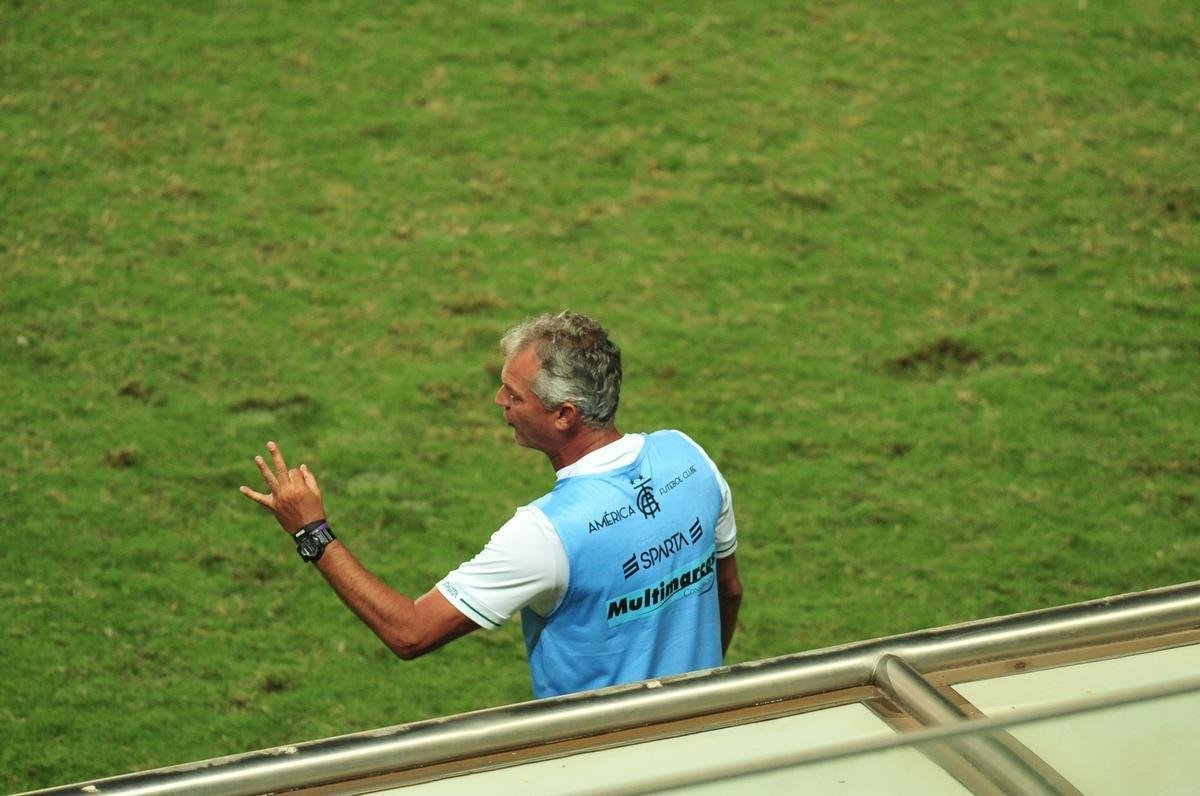 Amrica e Botafogo-SP se enfrentaram no Independncia, pela 35 rodada da Srie B