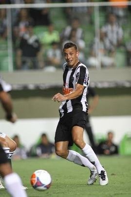 Pedro Botelho (2016) - Depois de dois anos emprestado ao Atltico, Pedro Botelho deixou o clube e foi emprestado diretamente pelo Athletico-PR ao Estoril, de Portugal. Foram 26 jogos e 1 gol marcado pelo Galo.
