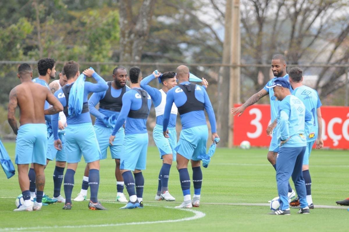 Toca da Raposa II teve sexta-feira descontrada por conta da volta de Ded  Seleo