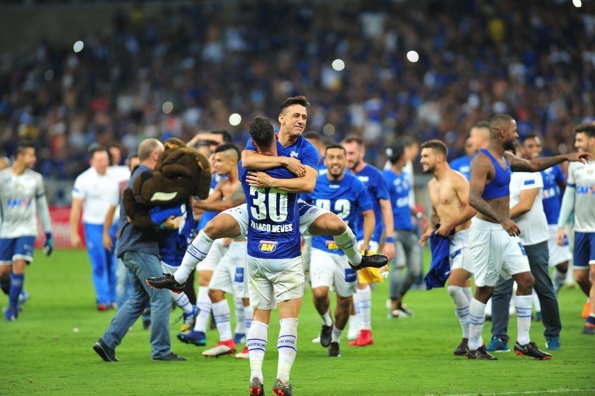 Festa do Cruzeiro com a conquista do Campeonato Mineiro sobre o Atltico