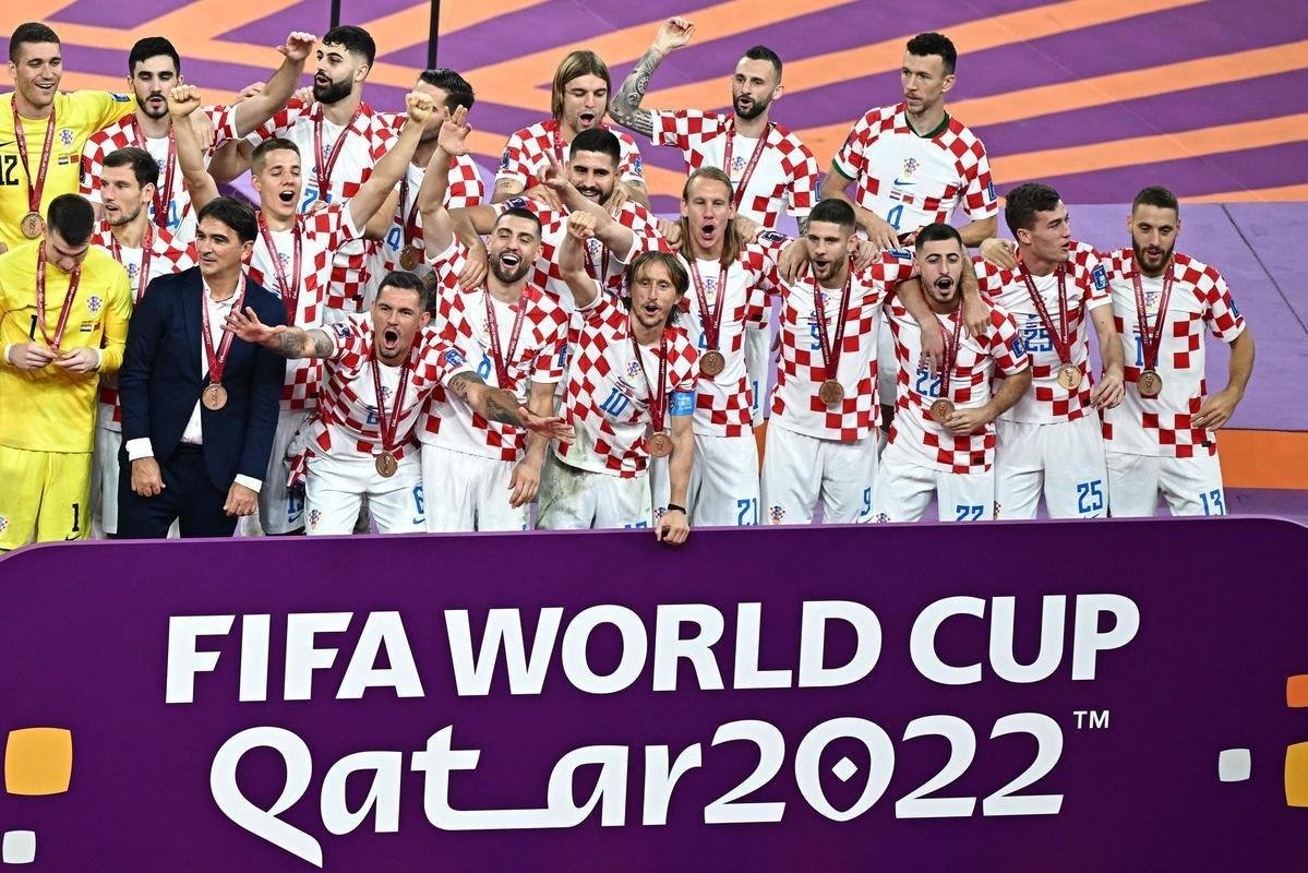 Festa e premiao dos jogadores da Crocia pela conquista do terceiro lugar na Copa do Mundo de 2022, no Catar. Time croata venceu o Marrocos por 2 a 1 neste sbado (17), no Estdio Internacional Khalifa, em Doha