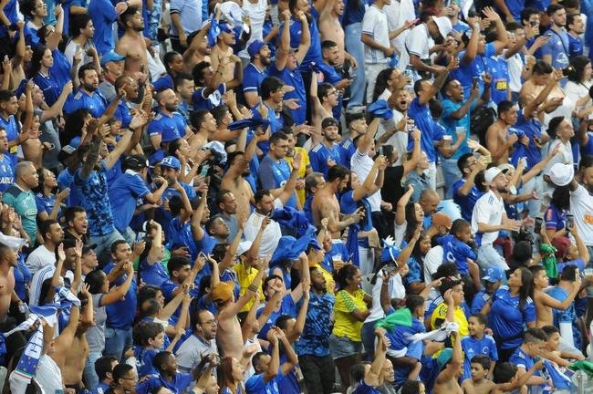 Fotos do jogo entre Cruzeiro e CRB, no Mineiro, em Belo Horizonte, pela 11 rodada da Srie B do Brasileiro