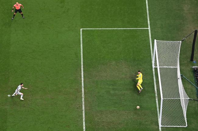 Gol de Messi, de pnalti: 1 a 0 para a Argentina