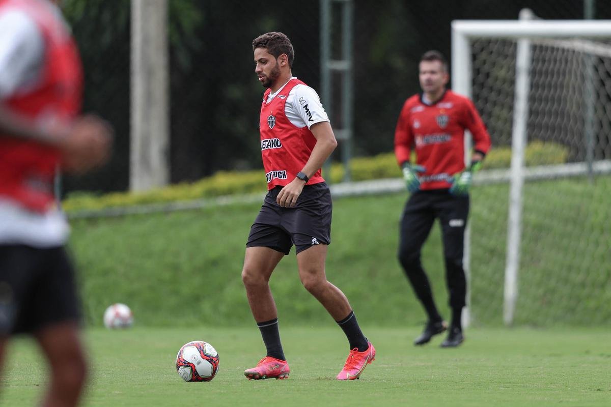 Fotos do treino do Atltico neste sbado, o ltimo de Victor no clube