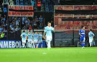 Fotos do primeiro tempo de Racing e Cruzeiro, no El Cilindro, pela Copa Libertadores. Lautaro Martnez abriu o placar para os argentinos