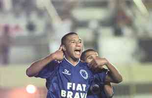 Em 2000, Osas, ex-Cruzeiro, foi artilheiro da Copa do Brasil, com 10 gols
