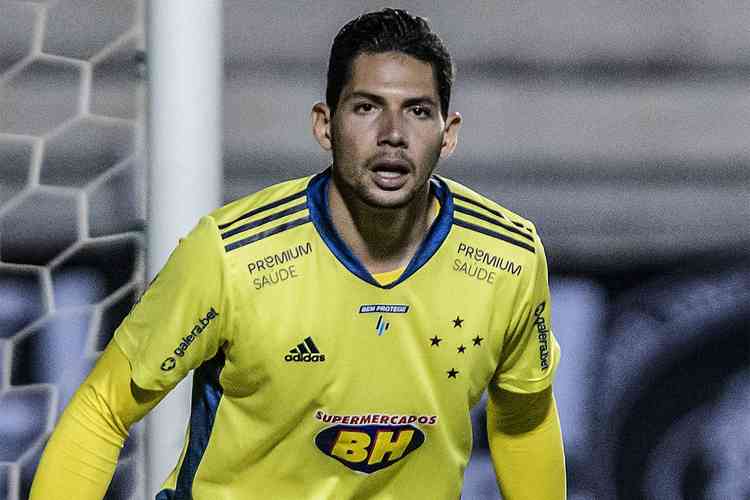 Lucas França sai em defesa dos goleiros do Guarani