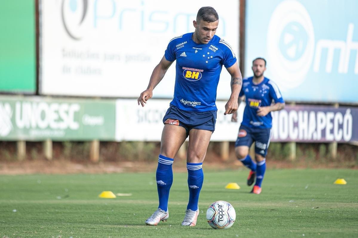 Fotos do treino do Cruzeiro desta segunda-feira (23/11) em Chapecó-SC