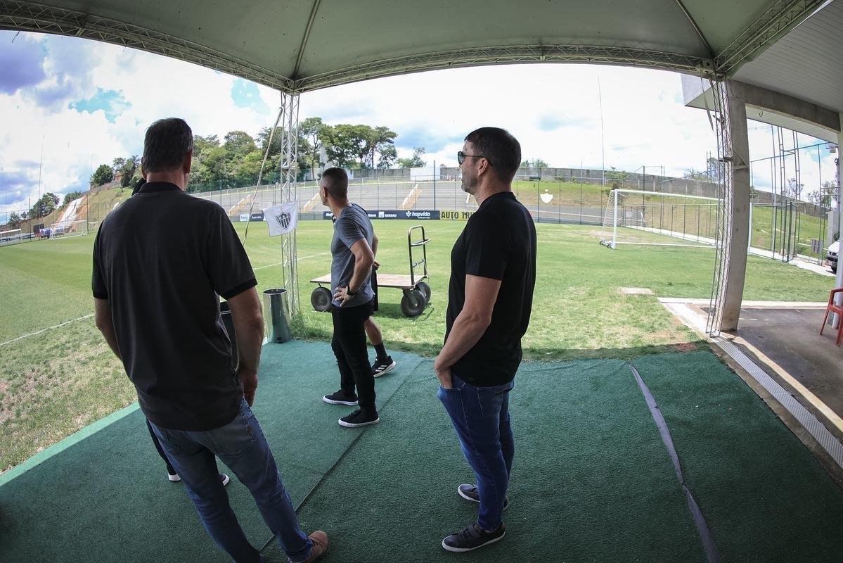 Coudet conhece a Cidade do Galo