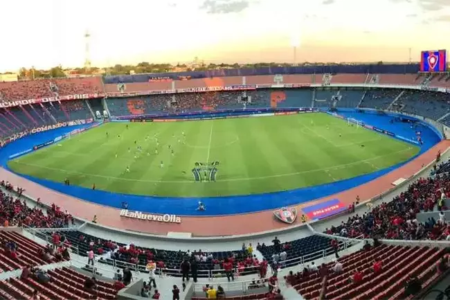 La Olla Azulgrana (Paraguai) - dois jogos, com uma vitria e uma derrota. Foram dois gols marcados e quatro sofridos