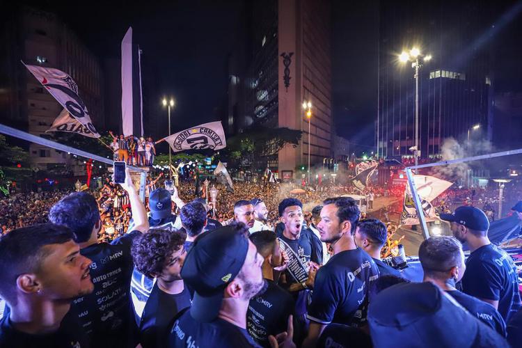 Bastidores da festa do Atlético em comemoração ao título brasileiro