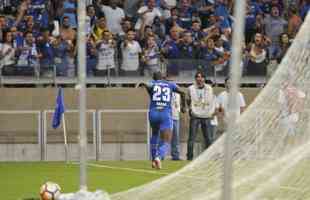 Sass entrou no segundo tempo e marcou o gol do Cruzeiro: 1 a 0