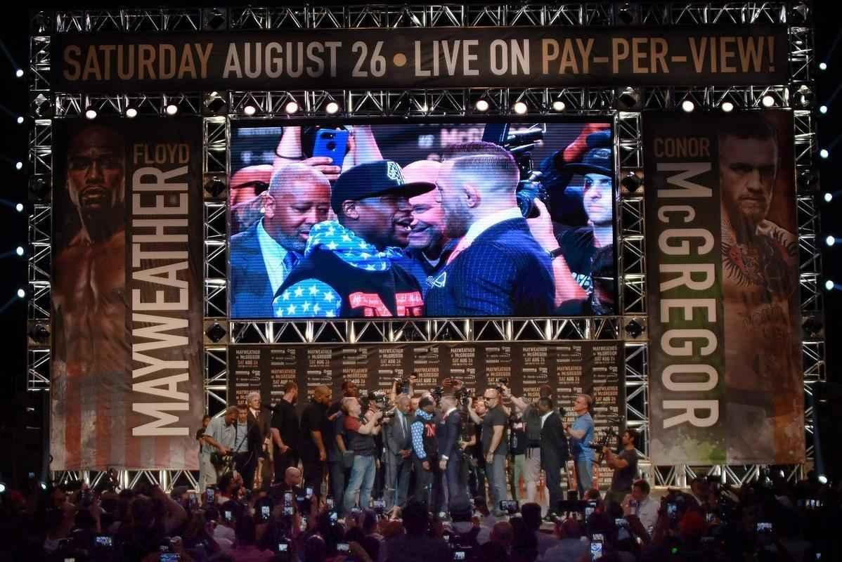 Imagens da abertura da turn com Mayweather e McGregor, em Los Angeles